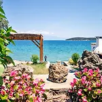 Nies Seaside Appartments Apartment Sourpi