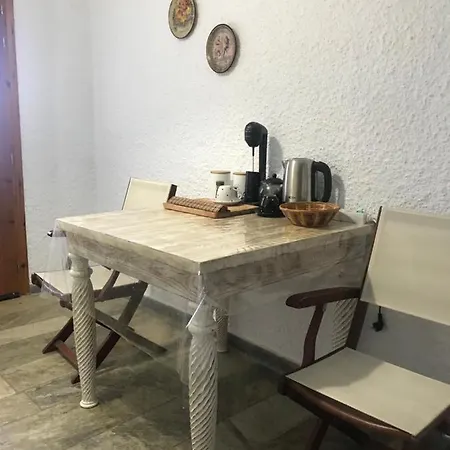 Nies Seaside Appartments Apartament Sourpi