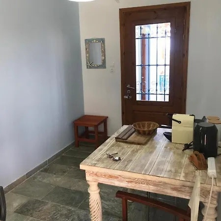 Nies Seaside Appartments * Sourpi