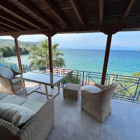 Nies Seaside Appartments * Sourpi