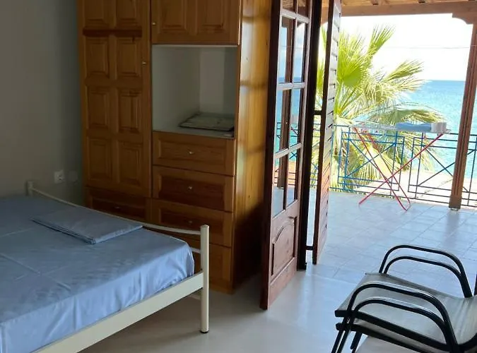 Nies Seaside Appartments * Sourpi